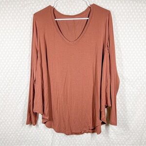 Lululemon Brown Long Sleeve Flowy‎ Scoop Neck Top